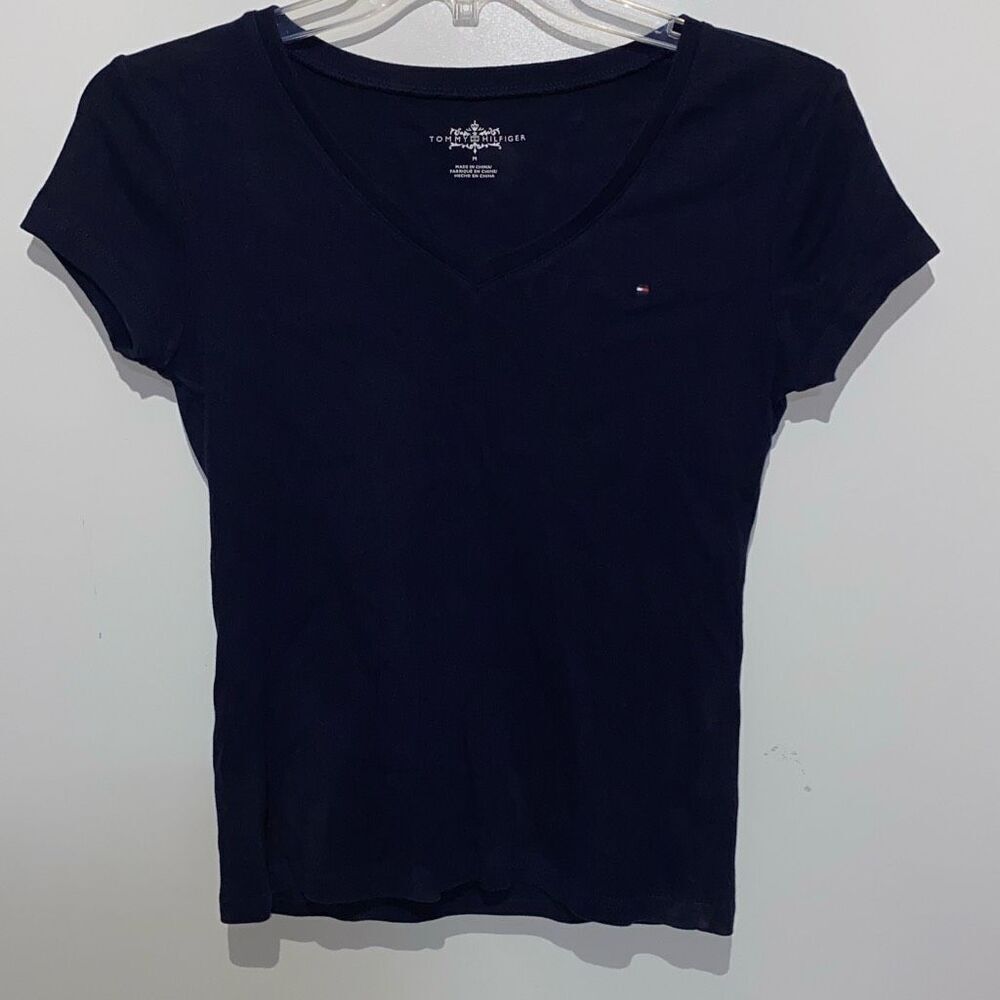 Tommy Hilfiger Women's Navy Blue V-Neck Embroidered Logo Short Sleeve Tee Medium